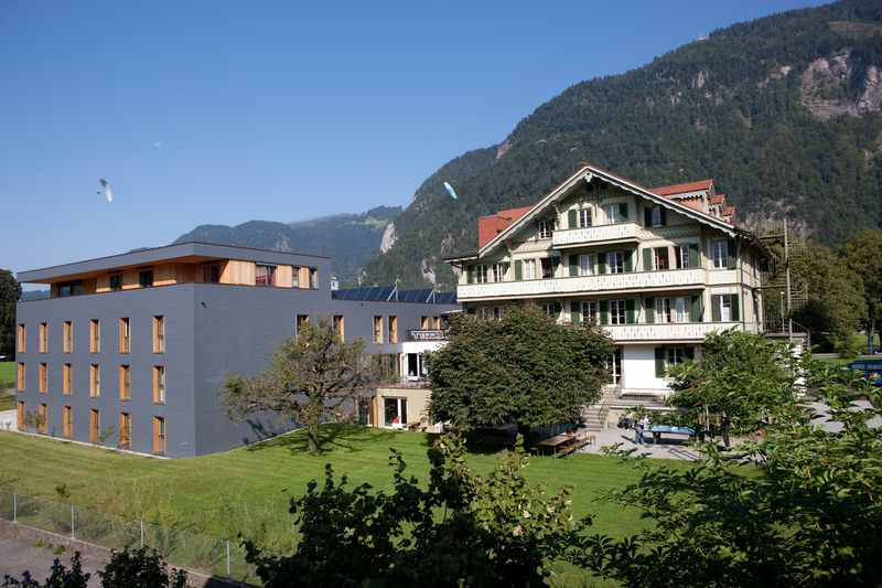 backpackers_villa_aussenansicht_sommer.jpg